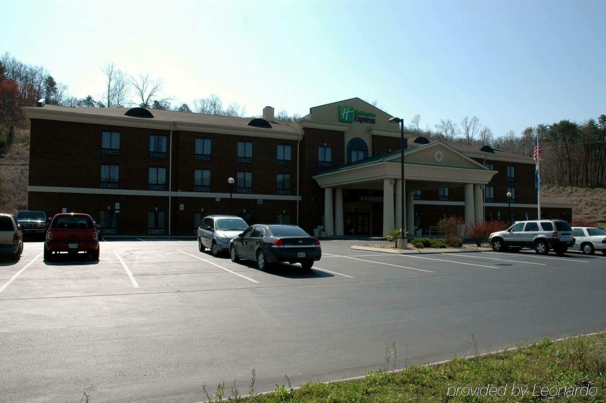 Holiday Inn Express Dayton, An Ihg Hotel Exterior photo