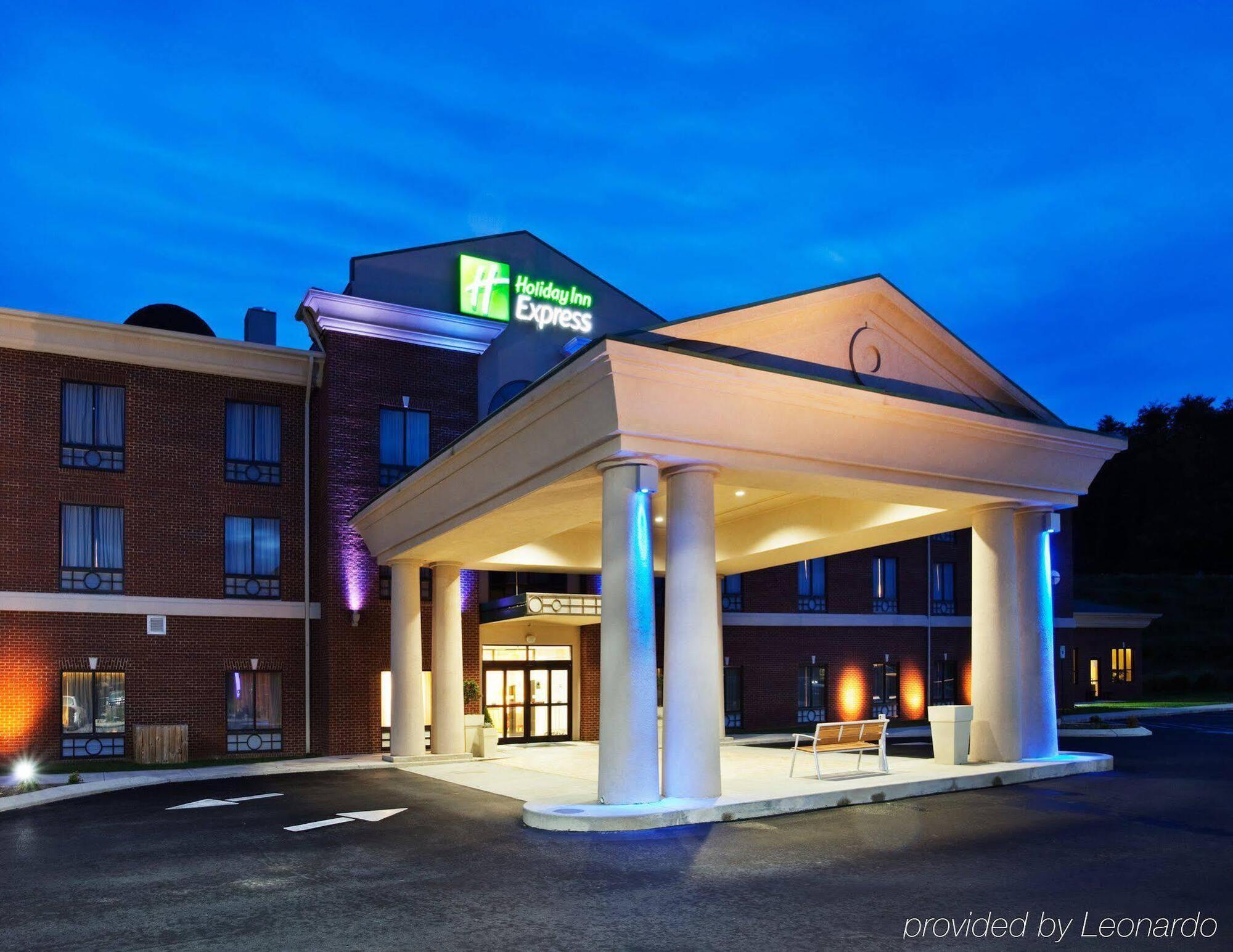 Holiday Inn Express Dayton, An Ihg Hotel Exterior photo